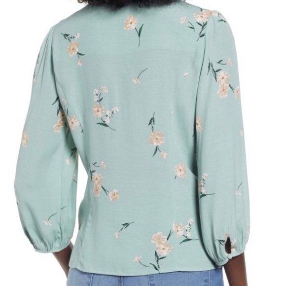 ASTR the Label Button Wrap Top - Picture 6 of 8